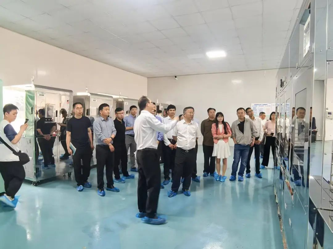 多個(gè)行業(yè)組織及專家蒞臨易爾斯泰參觀交流 (1).jpg